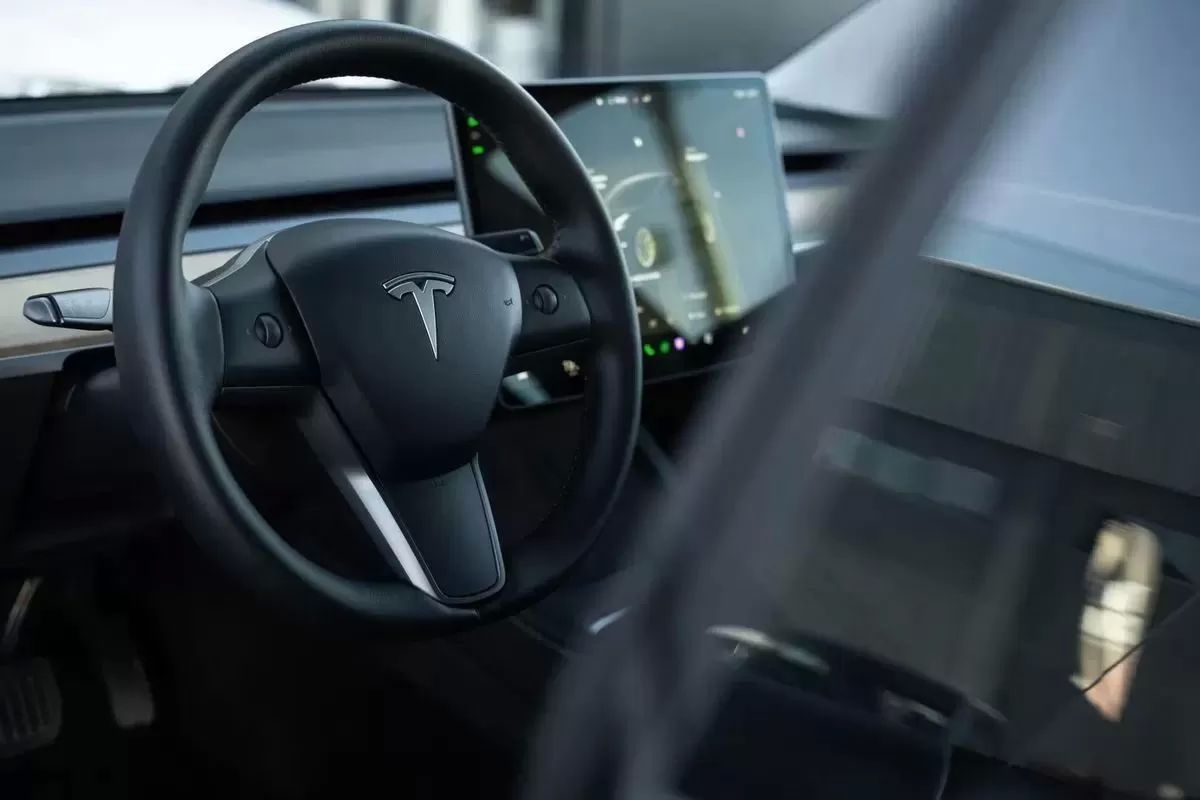 tesla-model-3-2023-eletrico-200cc