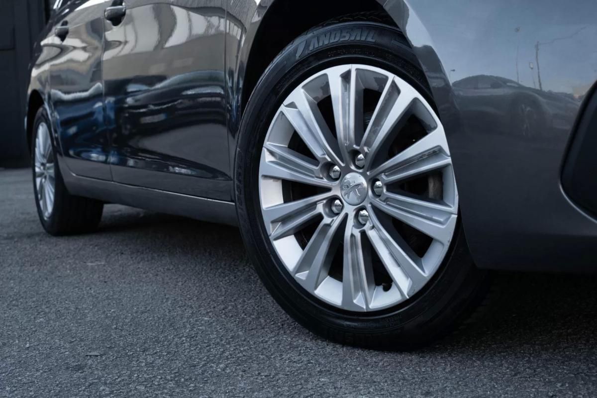 peugeot-308-sw-2018-diesel-1499cc