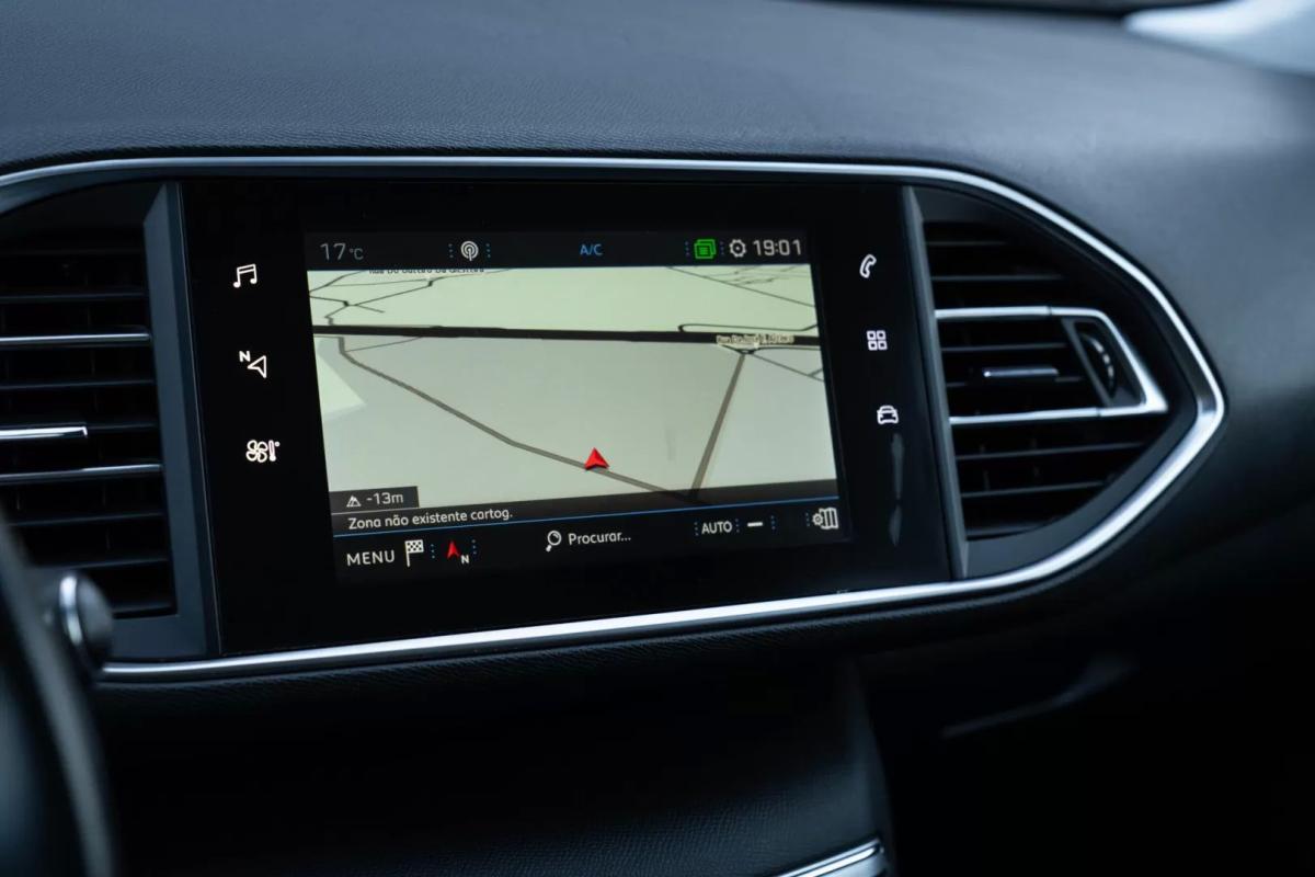 peugeot-308-sw-2018-diesel-1499cc