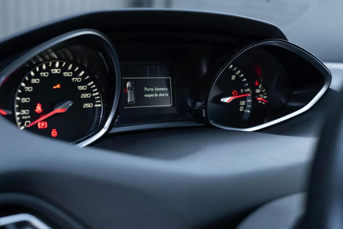 peugeot-308-sw-2018-diesel-1499cc