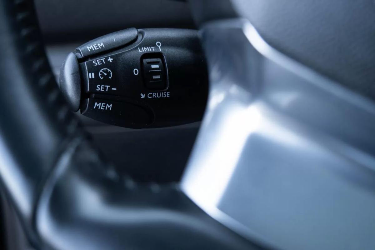 peugeot-308-sw-2018-diesel-1499cc