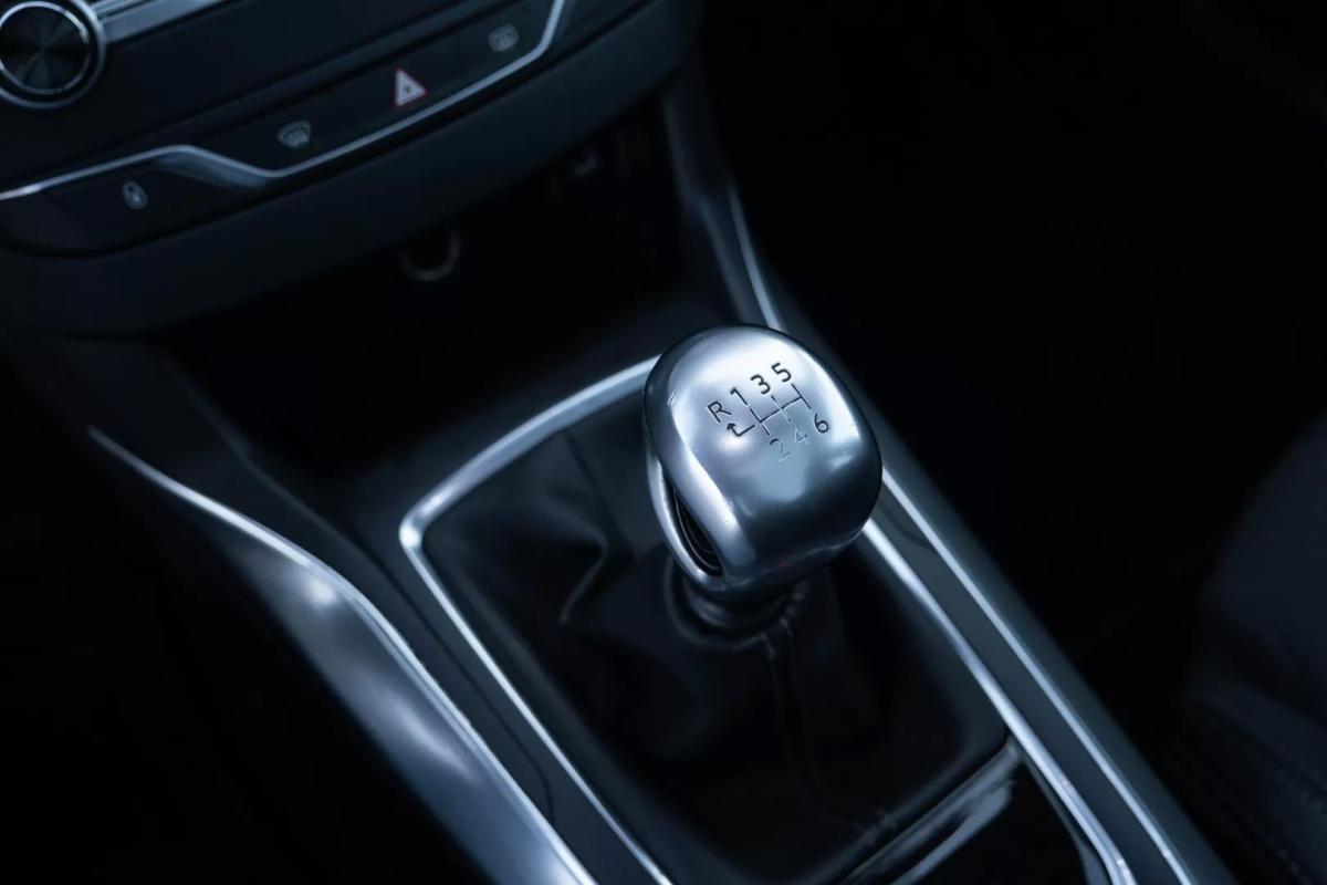 peugeot-308-sw-2018-diesel-1499cc