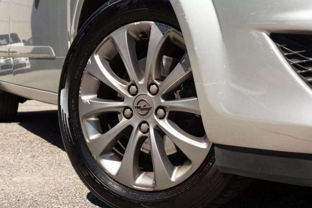 opel-astra-caravan-2011-diesel-1686cc