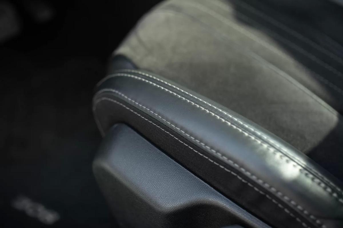 peugeot-308-2015-gasolina-1199cc