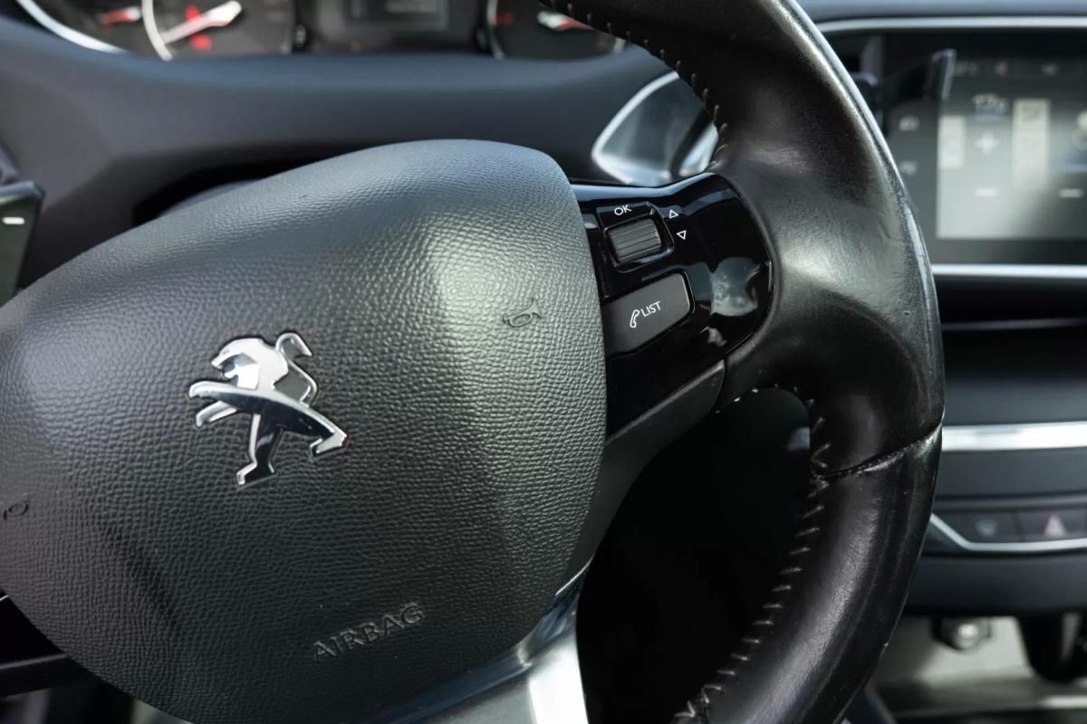 peugeot-308-2015-gasolina-1199cc