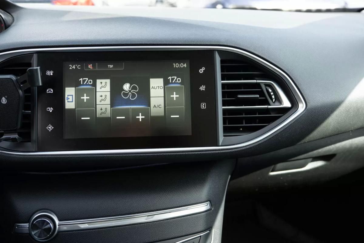 peugeot-308-2015-gasolina-1199cc