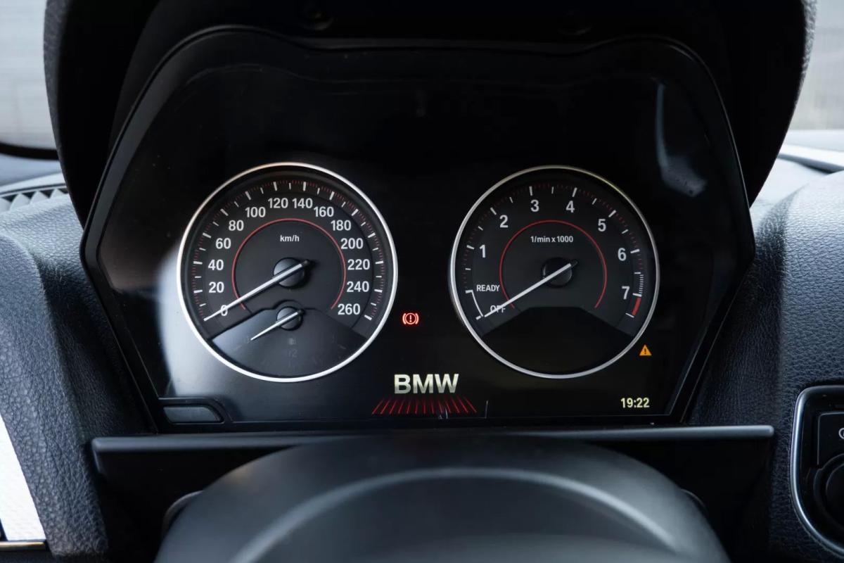 bmw-serie-1-2016-gasolina-1499cc