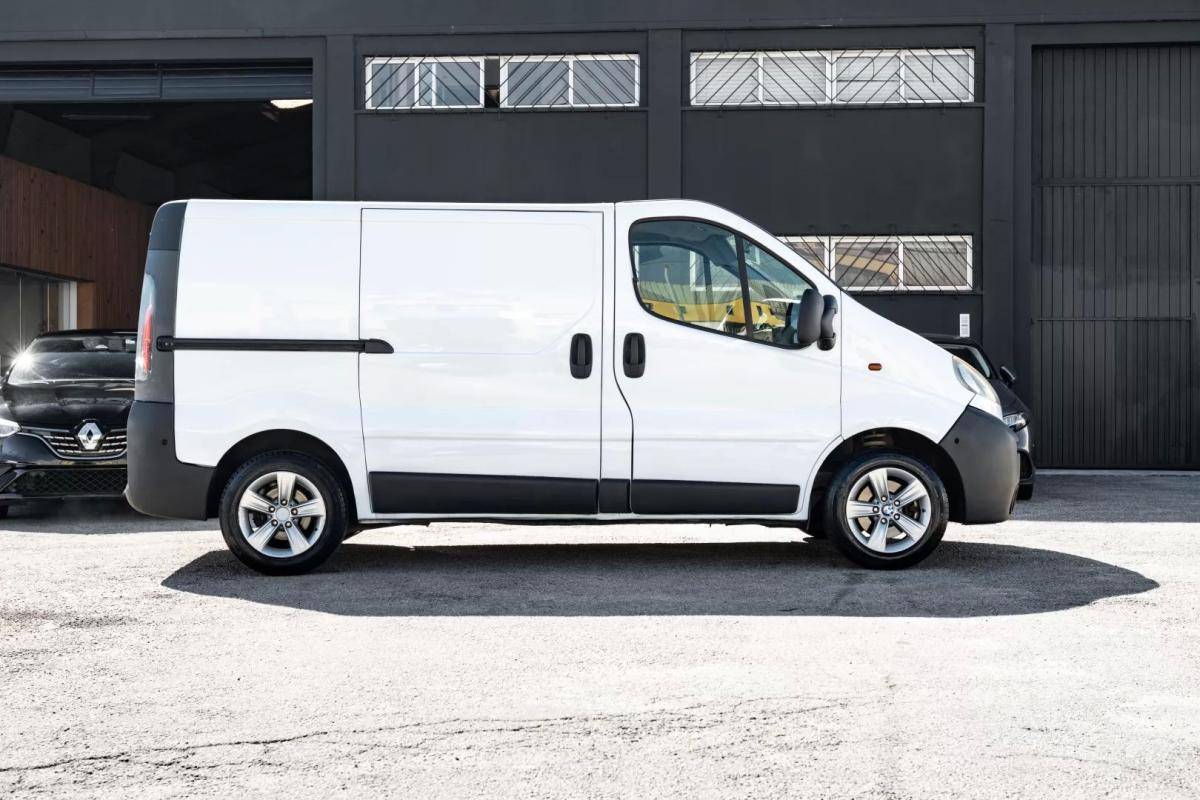 opel-vivaro-2004-diesel-1870cc