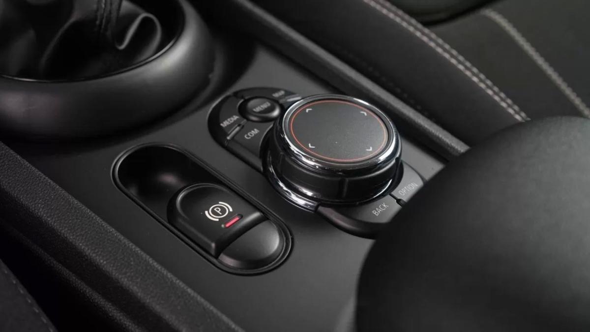 mini-clubman-2018-diesel-1995cc