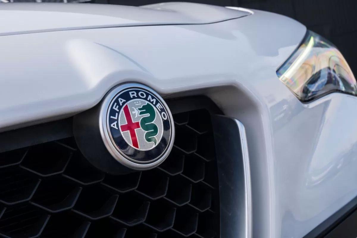 alfa-romeo-stelvio-2017-diesel-2143cc