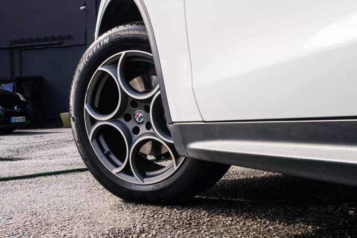 alfa-romeo-stelvio-2017-diesel-2143cc