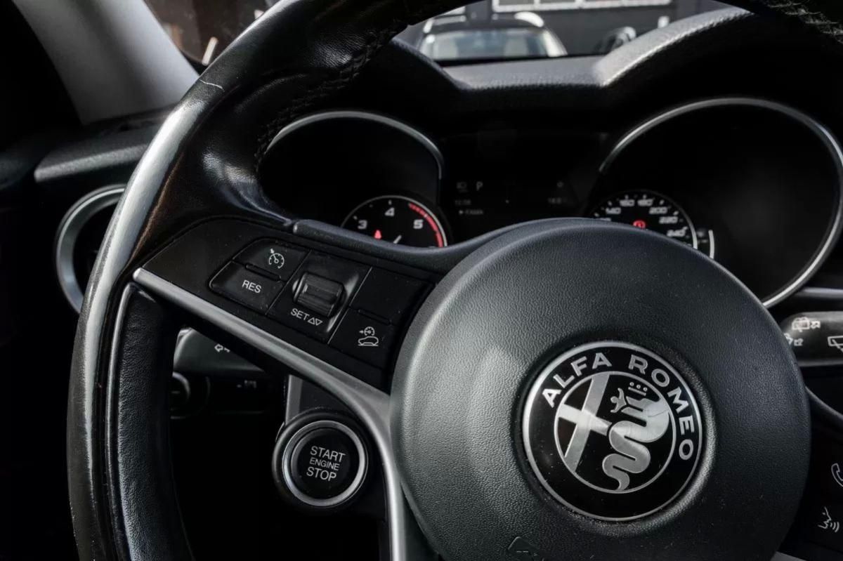 alfa-romeo-stelvio-2017-diesel-2143cc