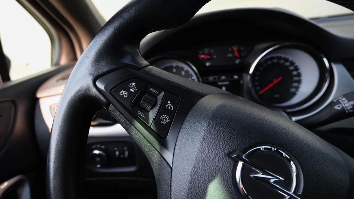 opel-astra-sport-tourer-2020-gasolina-1199cc