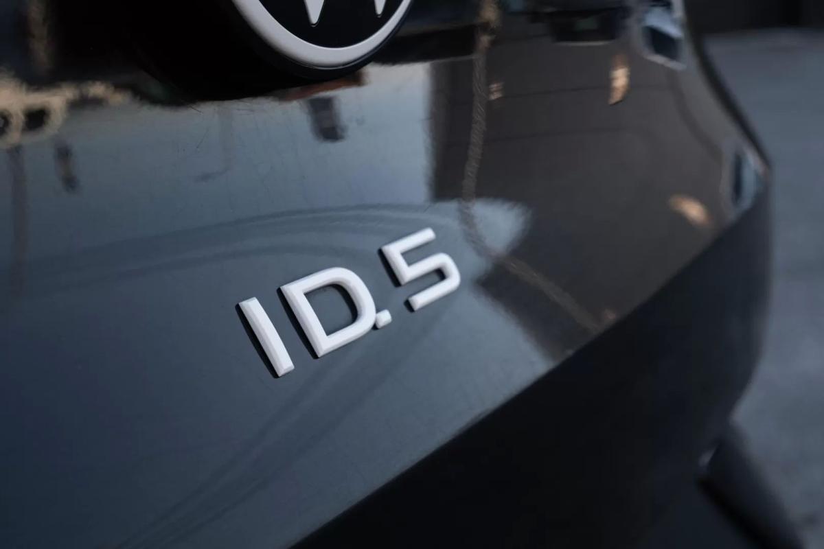 volkswagen-id-5-2023-eletrico-200cc
