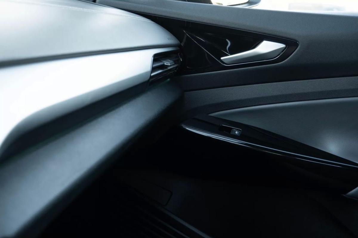 volkswagen-id-5-2023-eletrico-200cc