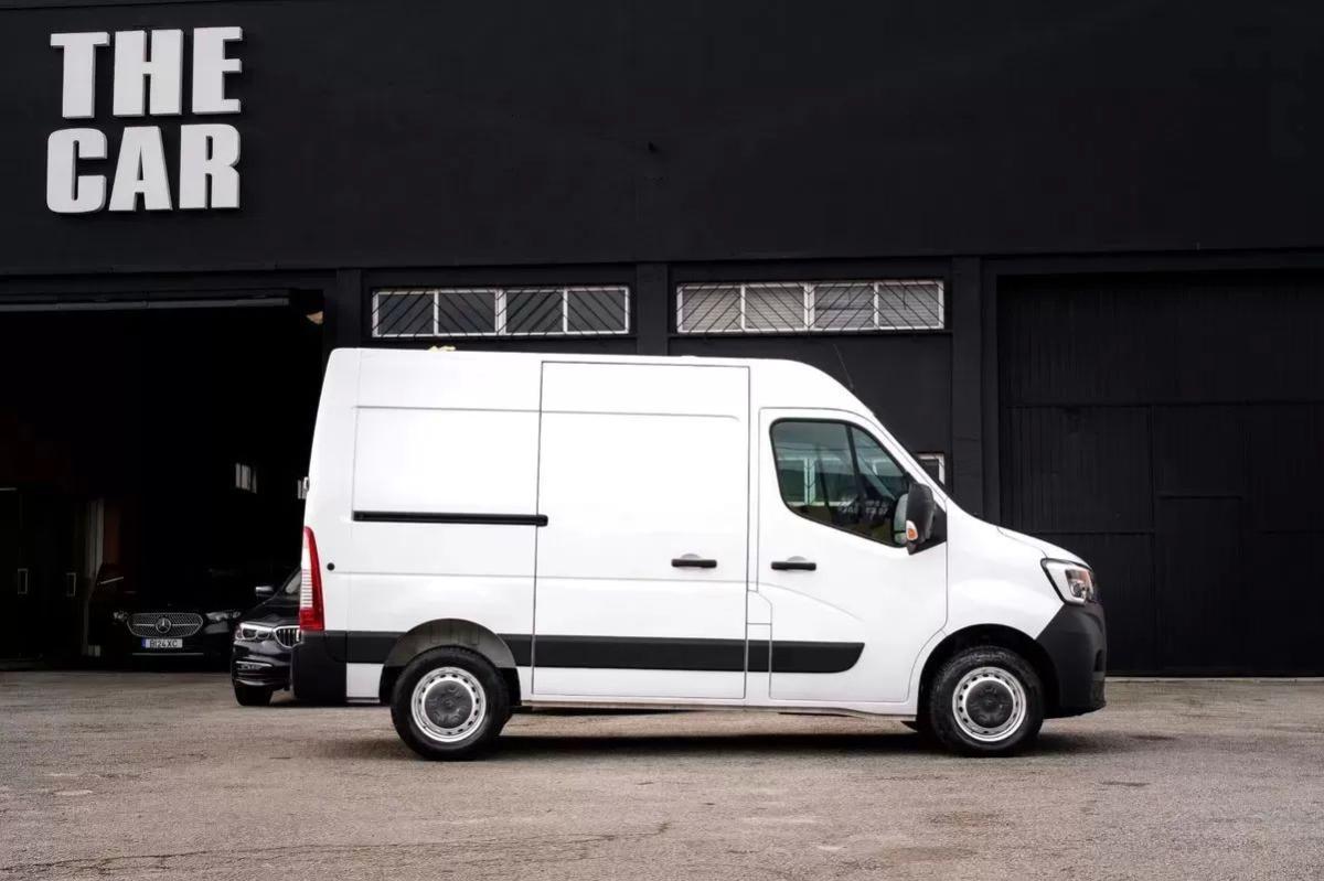 renault-master-2023-diesel-2300cc