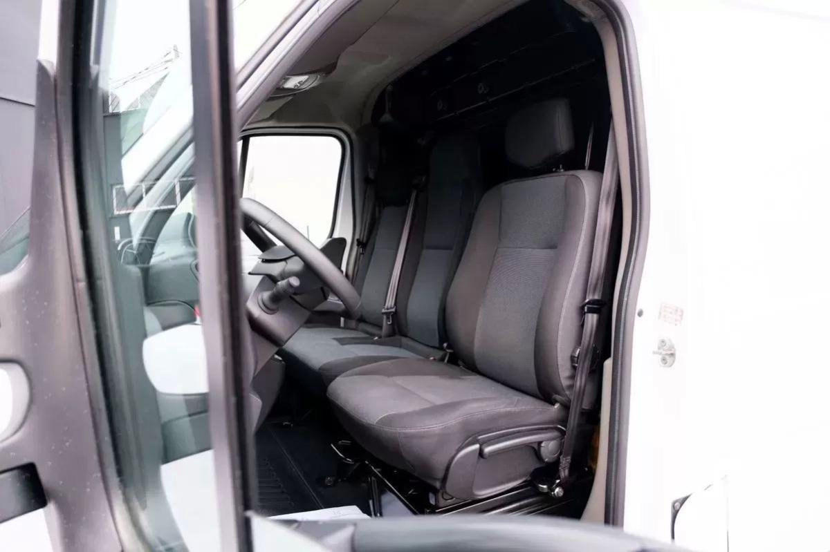 renault-master-2023-diesel-2300cc