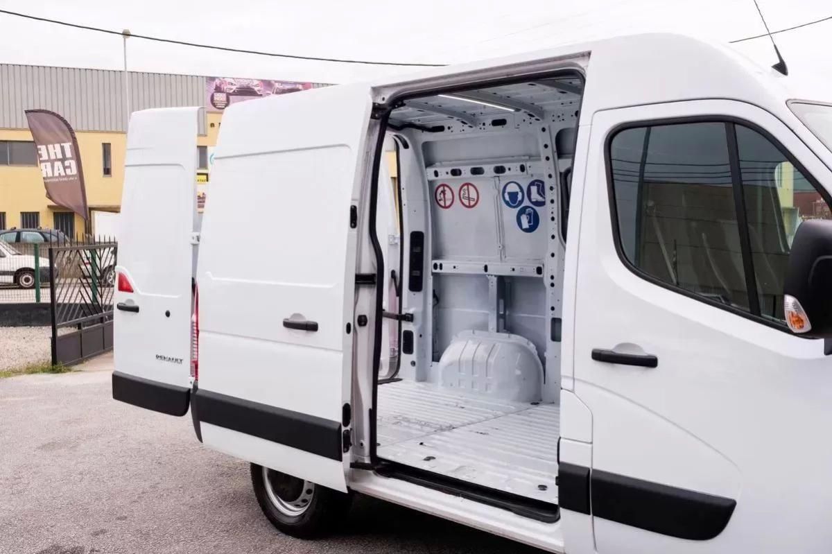 renault-master-2023-diesel-2300cc