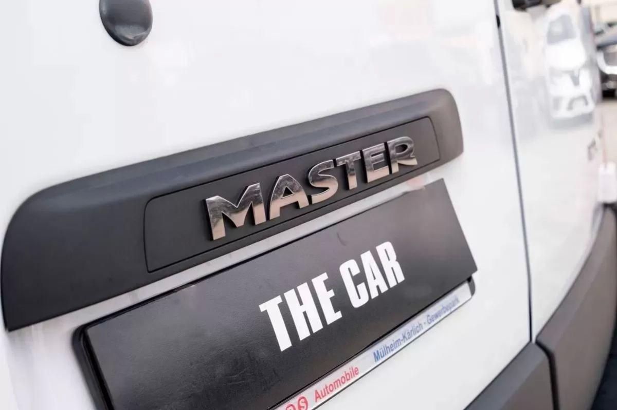 renault-master-2023-diesel-2300cc