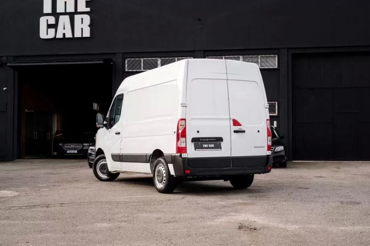 renault-master-2023-diesel-2300cc
