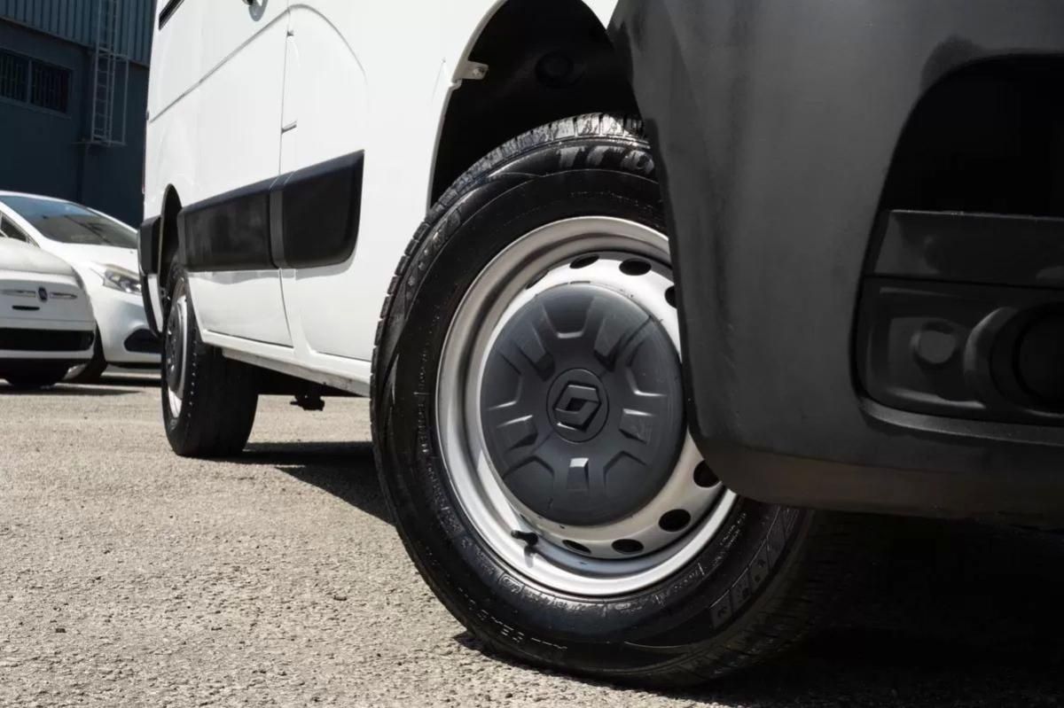 renault-master-2023-diesel-2300cc