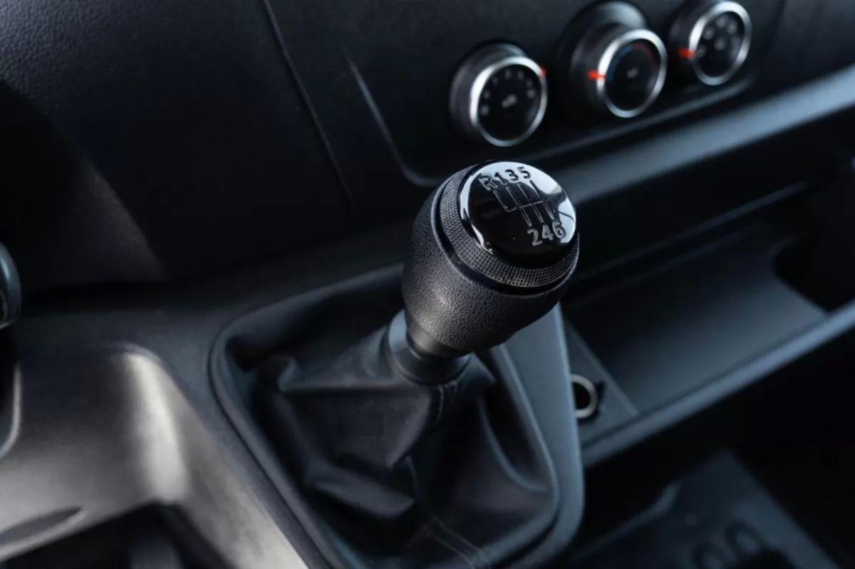 renault-master-2023-diesel-2300cc