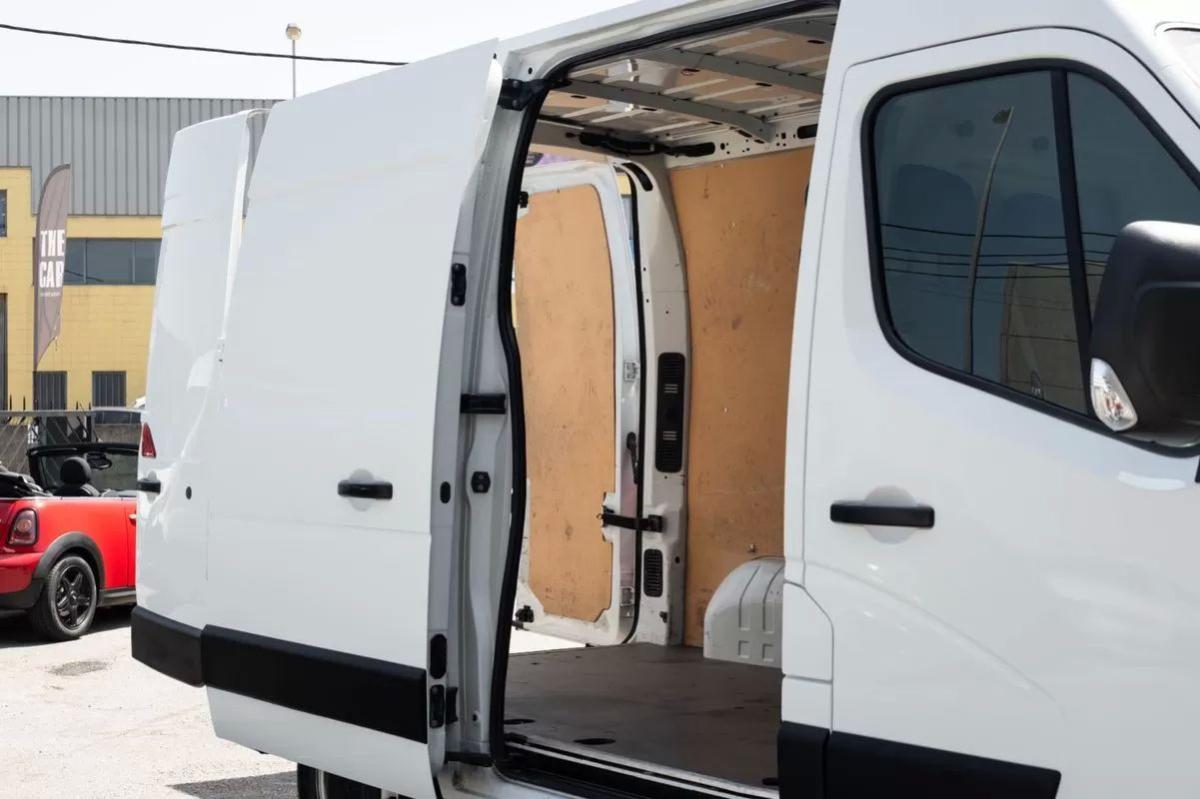 renault-master-2023-diesel-2300cc
