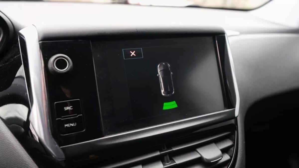 peugeot-208-2015-diesel-1560cc
