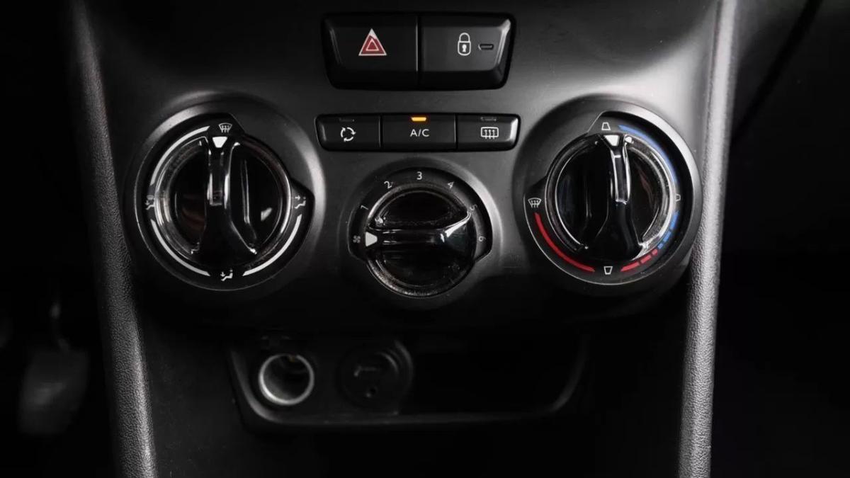 peugeot-208-2015-diesel-1560cc