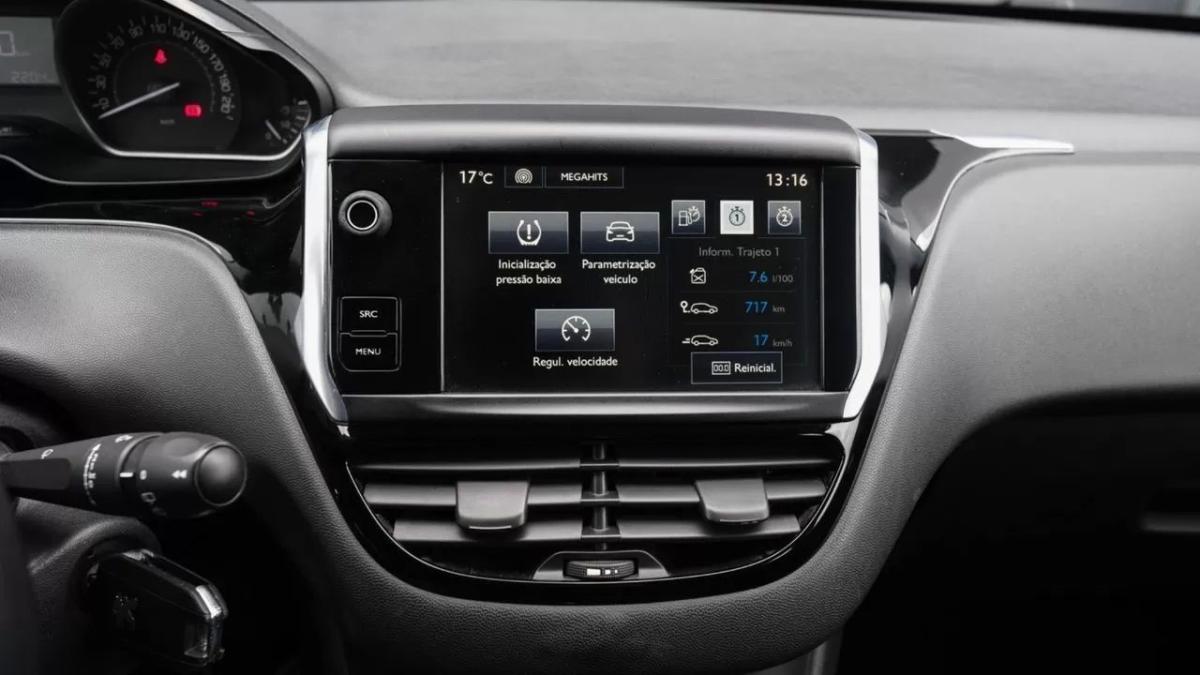 peugeot-208-2015-diesel-1560cc
