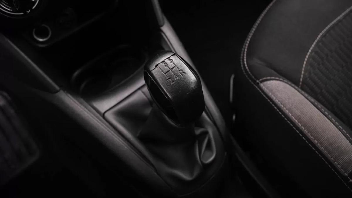 peugeot-208-2015-diesel-1560cc