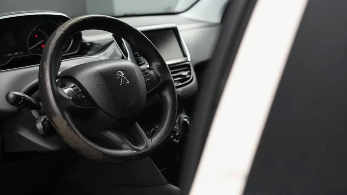 peugeot-208-2015-diesel-1560cc