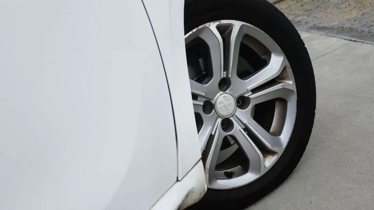 peugeot-208-2015-diesel-1560cc