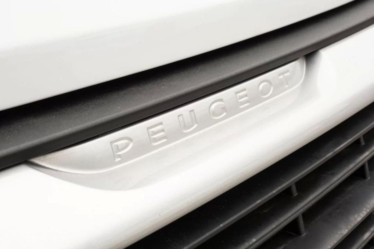 peugeot-boxer-2021-diesel-2179cc