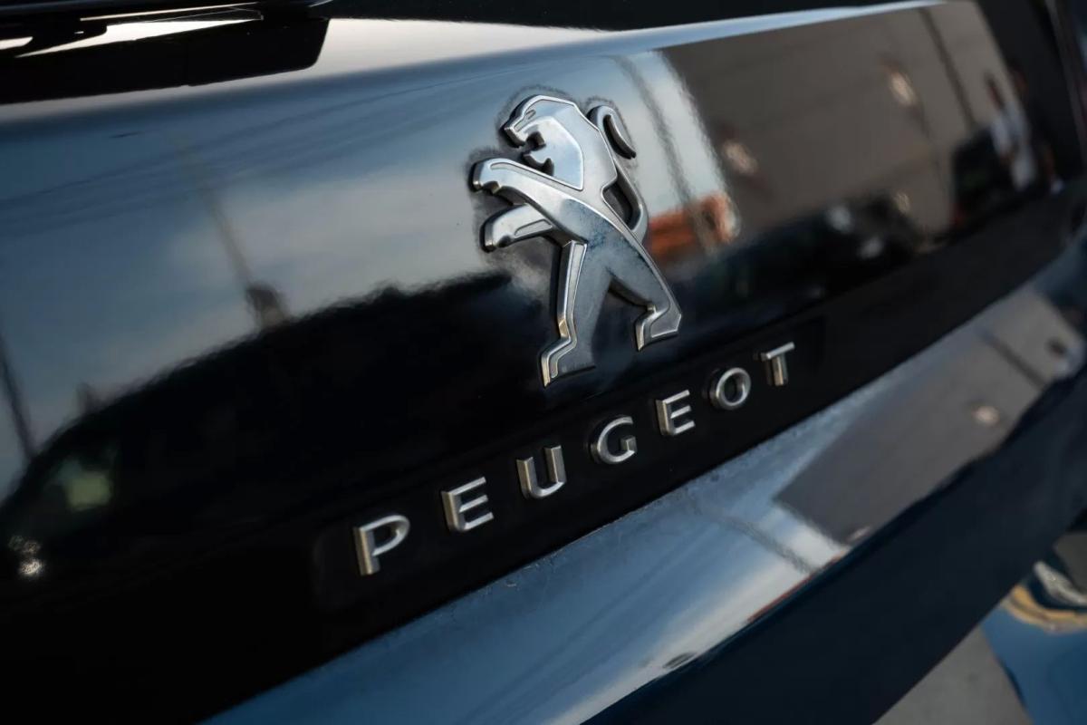 peugeot-3008-2022-hibrido-1598cc