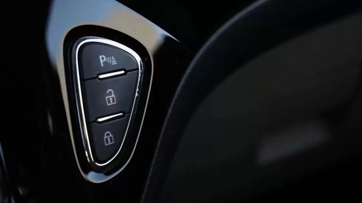 opel-adam-2016-gasolina-1229cc