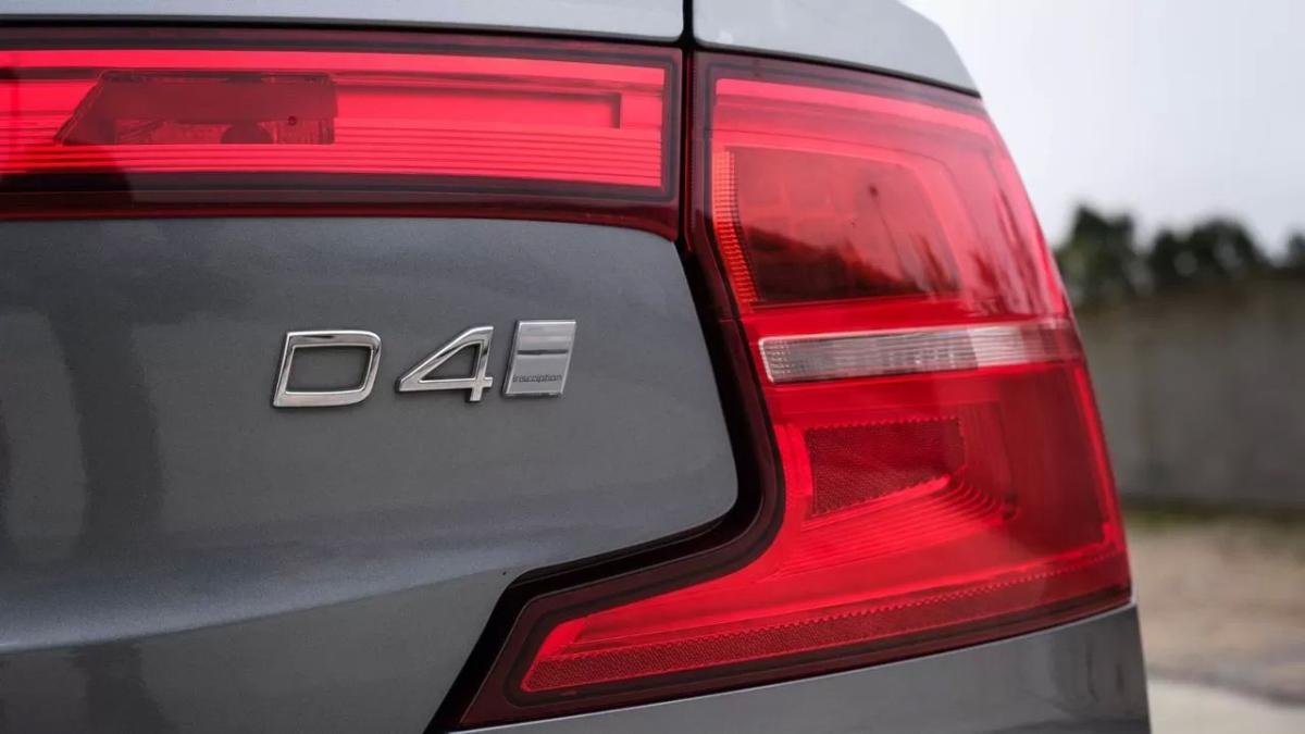 volvo-s90-2016-diesel-1969cc