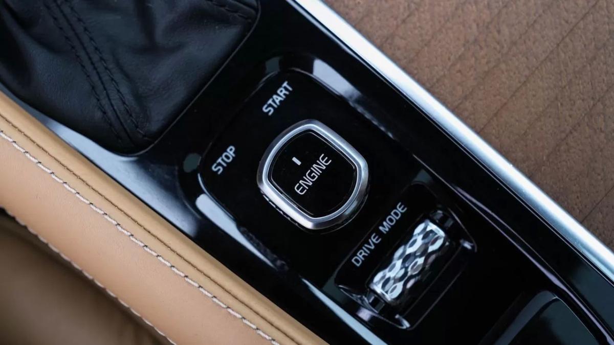 volvo-s90-2016-diesel-1969cc