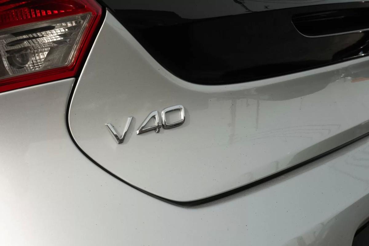 volvo-v40-2013-diesel-1560cc