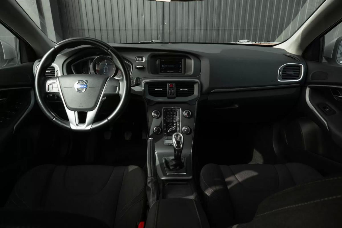 volvo-v40-2013-diesel-1560cc