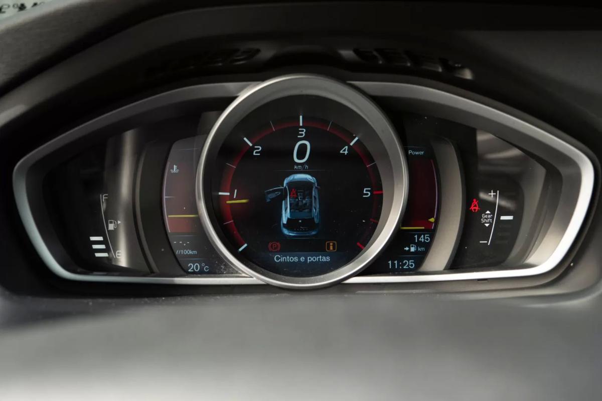 volvo-v40-2013-diesel-1560cc