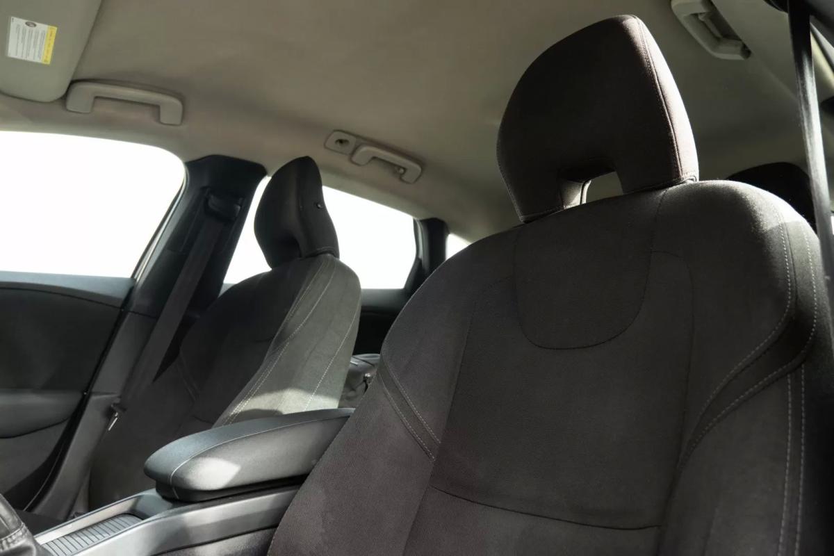 volvo-v40-2013-diesel-1560cc
