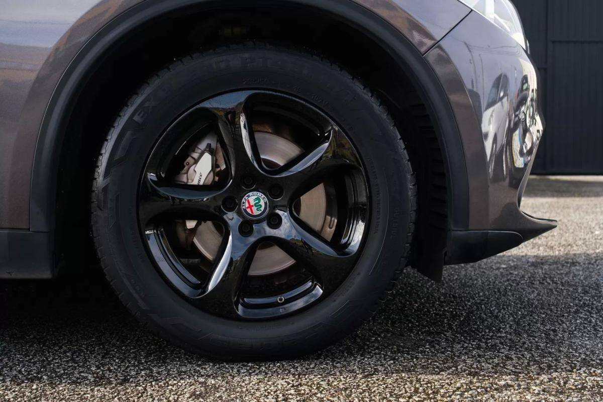 alfa-romeo-stelvio-2019-diesel-2143cc