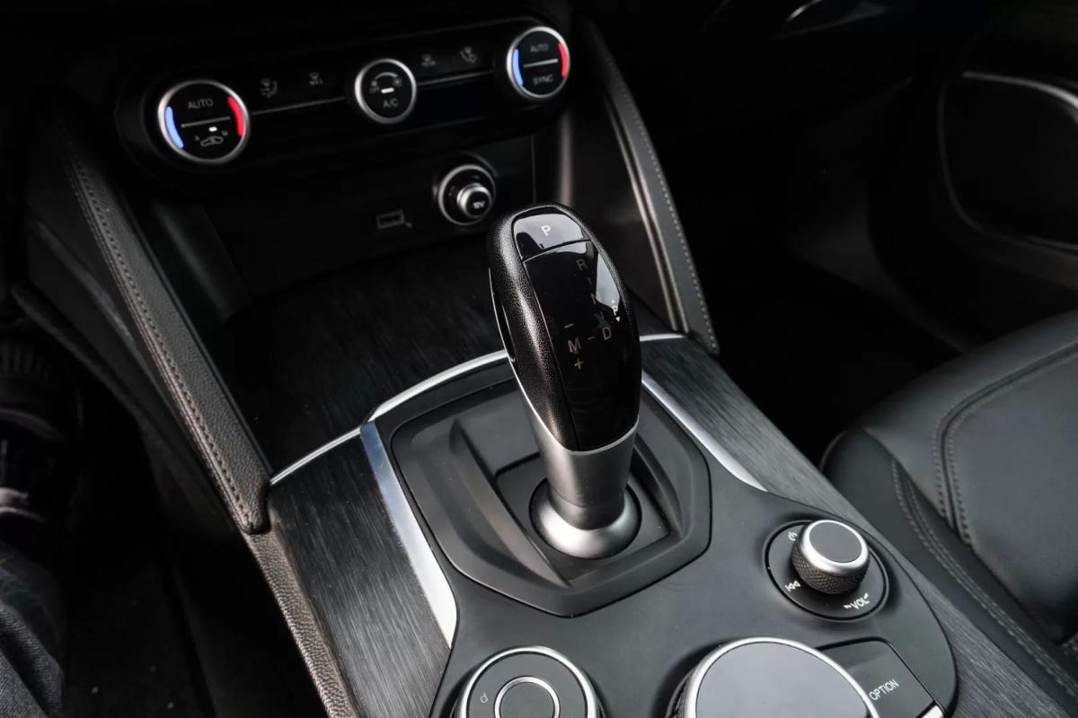 alfa-romeo-stelvio-2019-diesel-2143cc