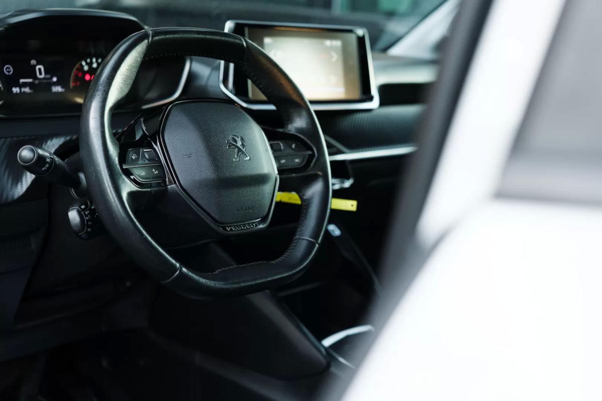 peugeot-208-2021-diesel-1499cc