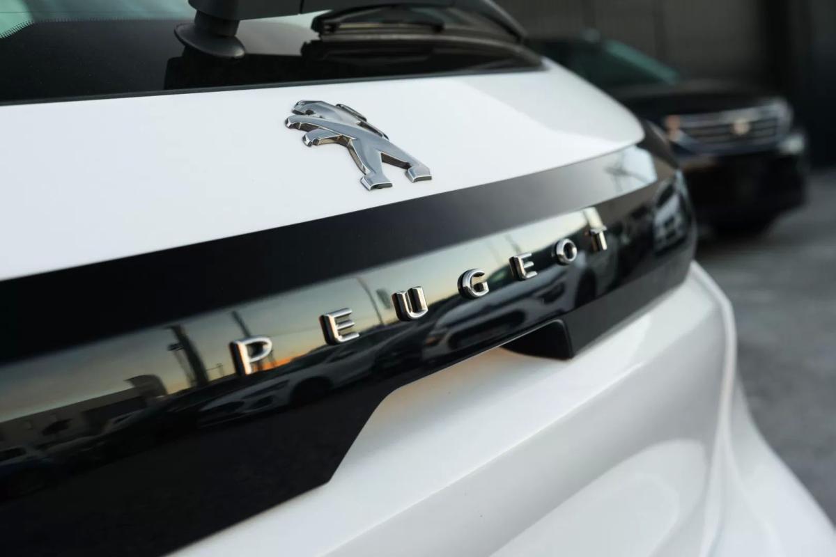 peugeot-208-2021-diesel-1499cc