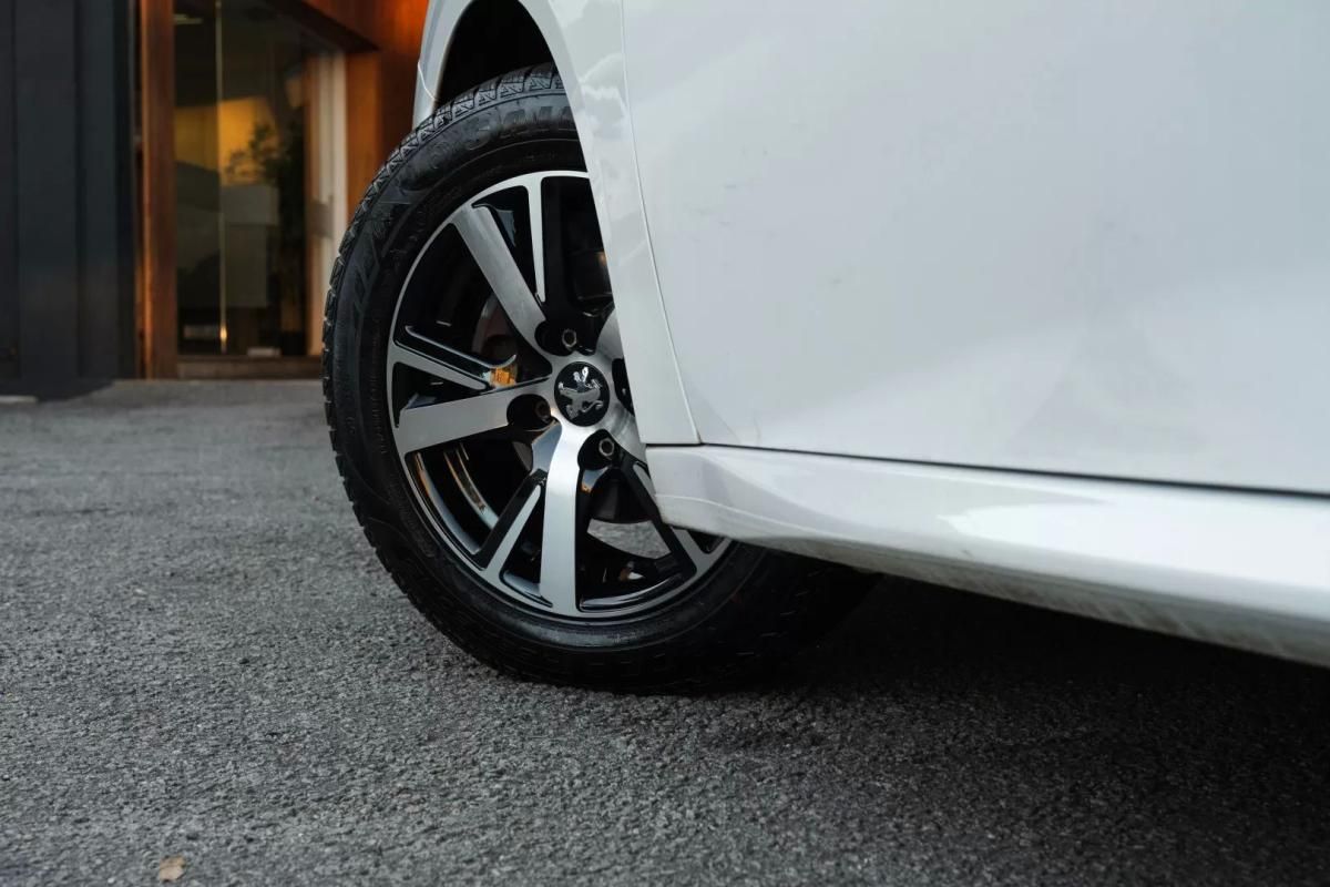 peugeot-208-2021-diesel-1499cc