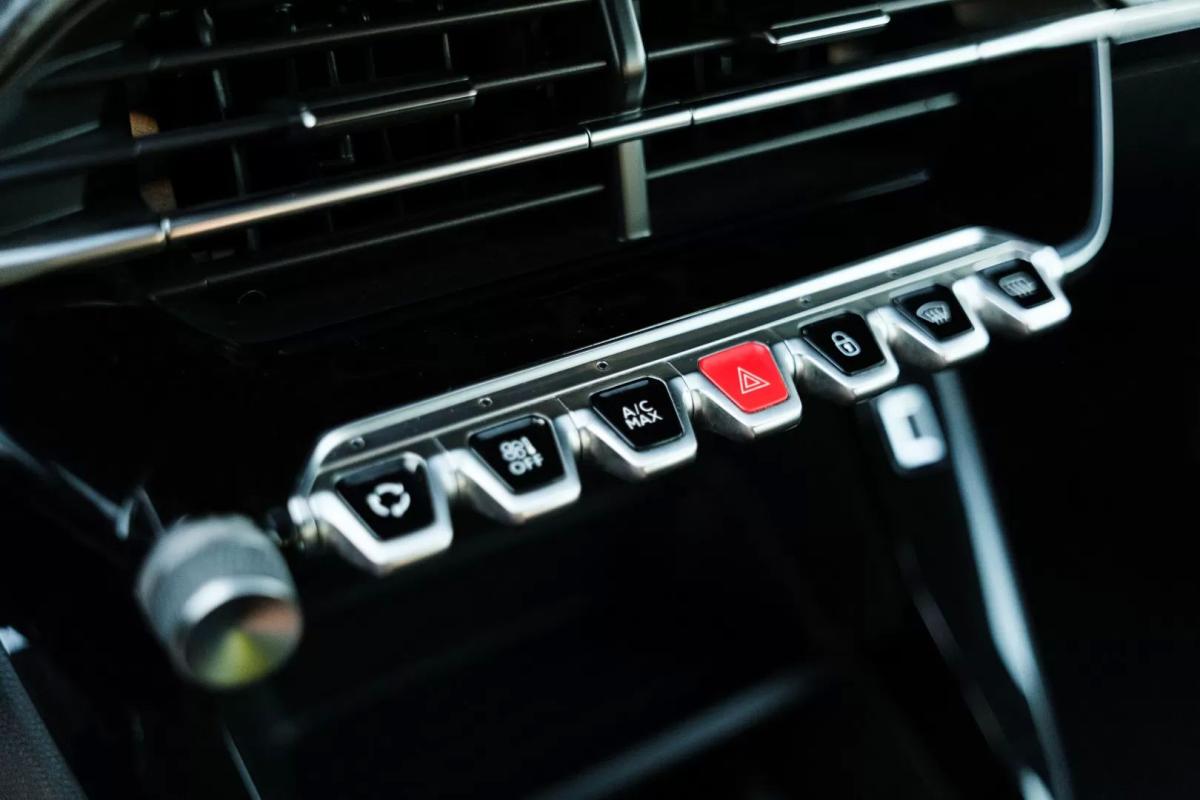 peugeot-208-2021-diesel-1499cc