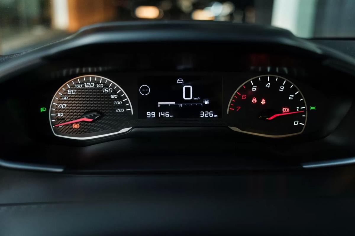 peugeot-208-2021-diesel-1499cc
