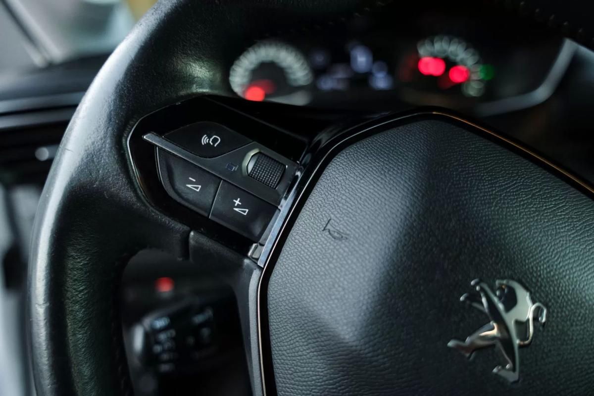 peugeot-208-2021-diesel-1499cc